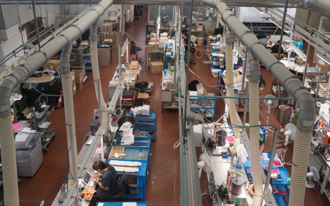 Produzione accessori metallici per alta moda: guida per responsabili di produzione e product developer